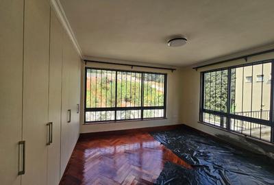 5 Bed House with En Suite in Loresho - 4