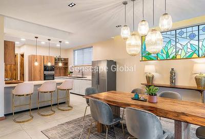 3 Bed Apartment with En Suite in Spring Valley