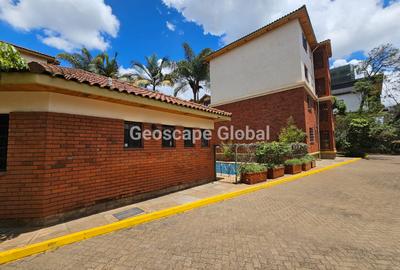 Furnished 3 Bed Apartment with En Suite in Spring Valley