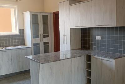 3 Bed Apartment with En Suite in Riverside