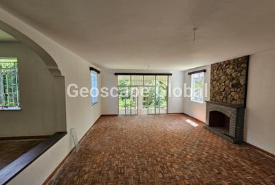 5 Bed House with En Suite in Runda - 2