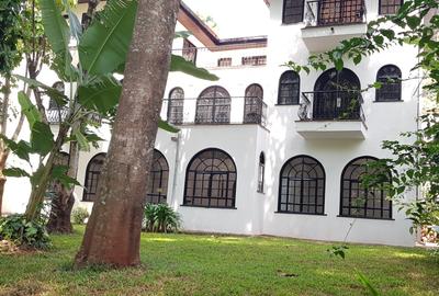 4 Bed Townhouse with En Suite at Riverside - 2