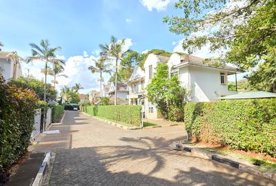 4 Bed Townhouse with En Suite at Lavington Green.