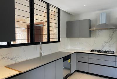 4 Bed Villa with En Suite at Loresho - 4