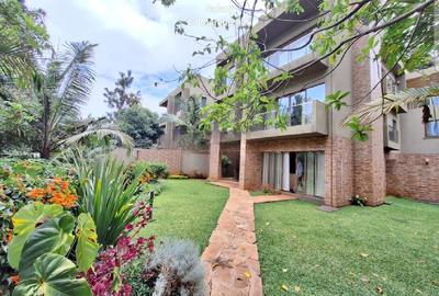 5 Bed Townhouse with En Suite in Lavington - 3