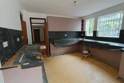 4 Bed House with En Suite in Runda - 4