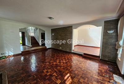 4 Bed House with En Suite in Nyari