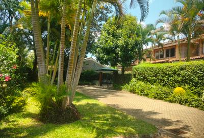 4 Bed Townhouse with En Suite at Few Minutes Drive To Spring Valley Supermarket And Sarit Centre