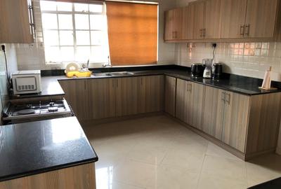 4 Bed Apartment with En Suite in Riverside