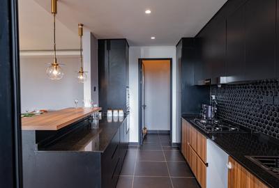 Serviced 2 Bed Apartment with En Suite at Brookside Drive