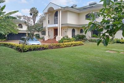 6 Bed House with En Suite in Nyari