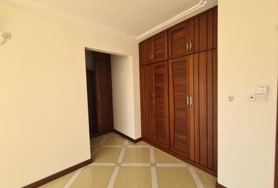 3 Bed Apartment with En Suite in Nyali Area