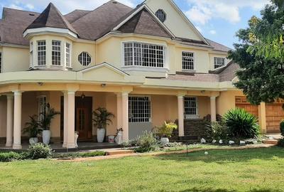 5 Bed House with En Suite in Runda