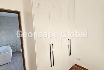 5 Bed House with En Suite in Runda - 4