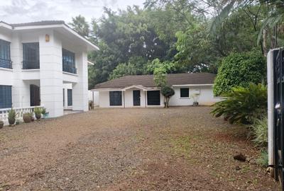 5 Bed House with Staff Quarters in Gigiri