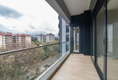 2 Bed Apartment with En Suite in Riverside