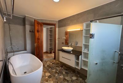 Serviced 4 Bed Apartment with En Suite in Kileleshwa - 4