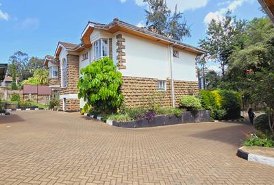 5 Bed Townhouse with En Suite at Lavington