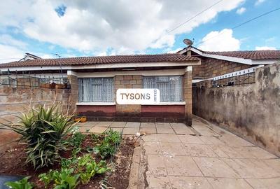 3 Bed House with En Suite in Donholm