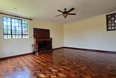 4 Bed House with En Suite in Runda - 2