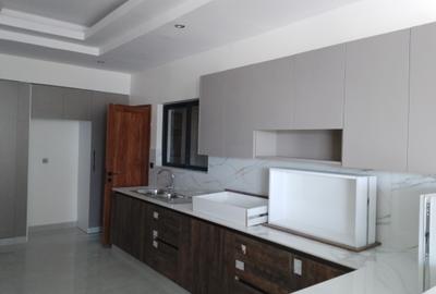 3 Bed Apartment with En Suite at Simba Road