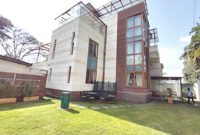 6 Bed Townhouse with En Suite in Lavington