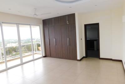 3 Bed Apartment with En Suite at City Mall