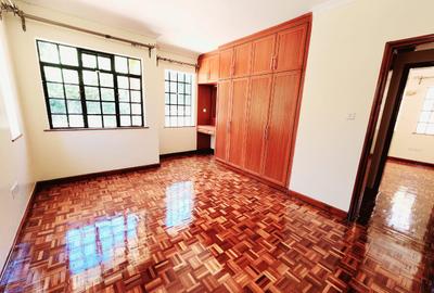 4 Bed Townhouse with En Suite at Lavington