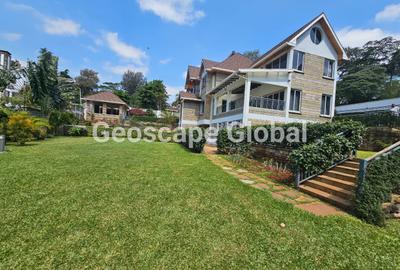 5 Bed House with En Suite in Nyari