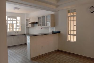 6 Bed House with En Suite at Membley - 2