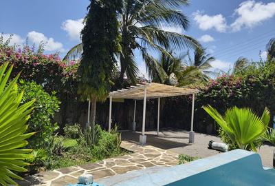 3 Bed Villa with En Suite at Casuarina - 2