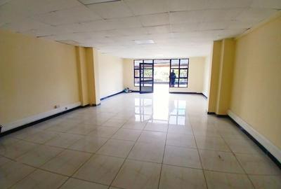 1,000 ft² Shop with Backup Generator in Westlands Area