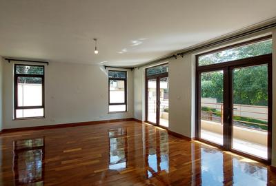 5 Bed Townhouse with En Suite in Lavington