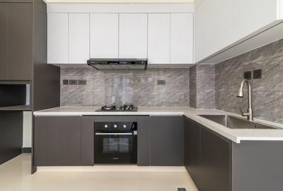 1 Bed Apartment with En Suite at Westlands Road - 4