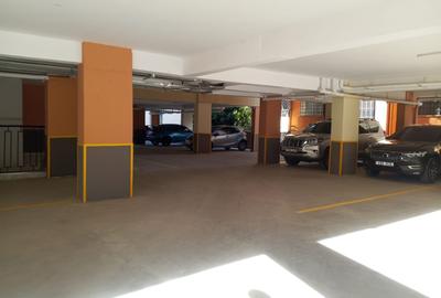 Serviced 1 Bed Apartment with En Suite at Westlands - 4