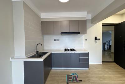 1 Bed Apartment with En Suite at Hatheru Road - 3