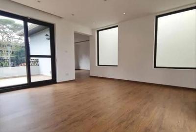 5 Bed Townhouse with En Suite in Spring Valley