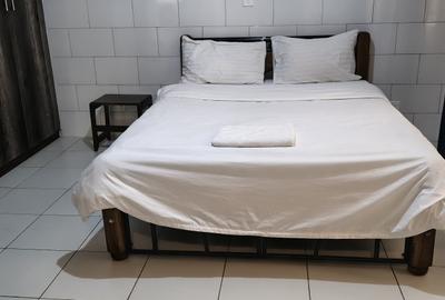 Serviced 2 Bed Apartment with En Suite in Riverside - 3