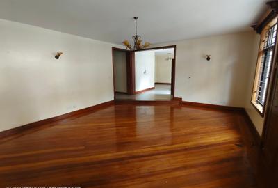 5 Bed Townhouse with En Suite at Lavington Green - 3