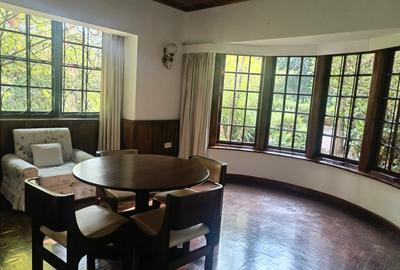 5 Bed Townhouse with En Suite in Nyari