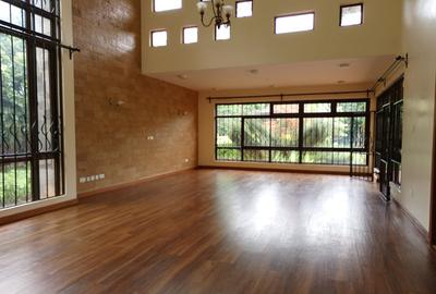 5 Bed House with En Suite in Runda
