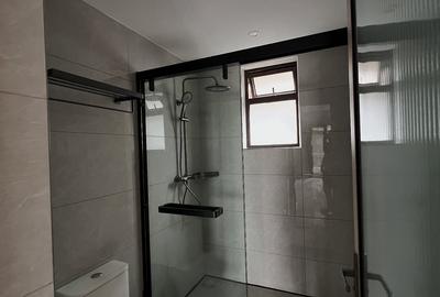 2 Bed Apartment with En Suite at Riverside Drive - 2