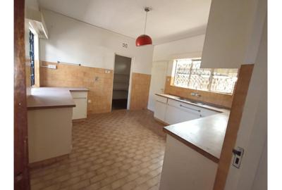 4 Bed Townhouse with En Suite in Lavington