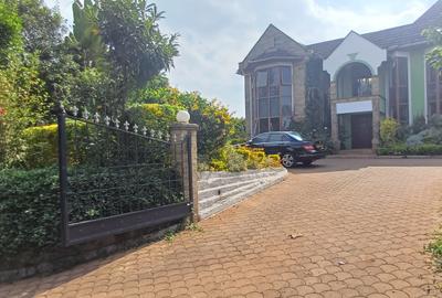 5 Bed Townhouse with En Suite in Runda