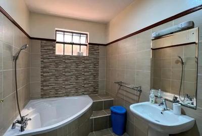 3 Bed Apartment with Borehole in Parklands - 2