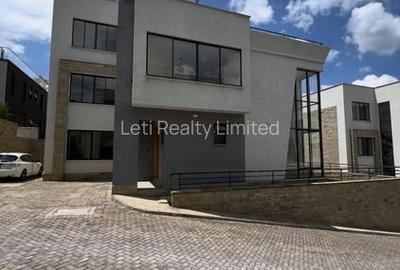 5 Bed Townhouse with En Suite in Lavington - 4