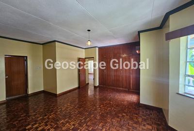 4 Bed House with En Suite in Runda