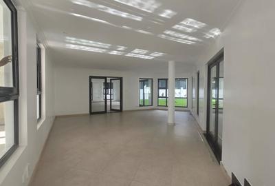 6 Bed House with En Suite in Runda
