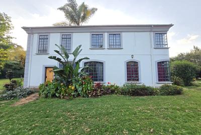 5 Bed House with En Suite in Runda