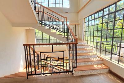 4 Bed House with En Suite in Rosslyn